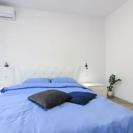 Modern Maeni With Private Pool In * Пула