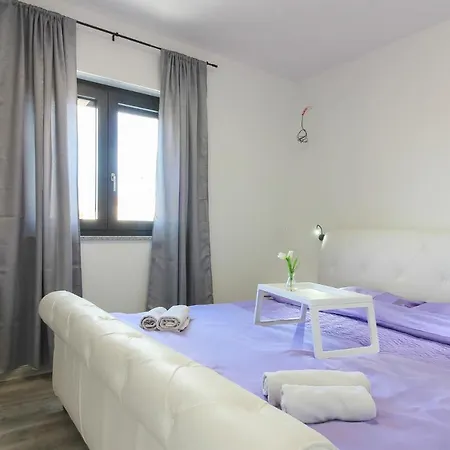 Вілла Modern Maeni With Private Pool In