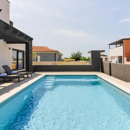 Вілла Modern Maeni With Private Pool In *