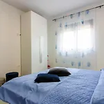 Modern Maeni With Private Pool In Vila *