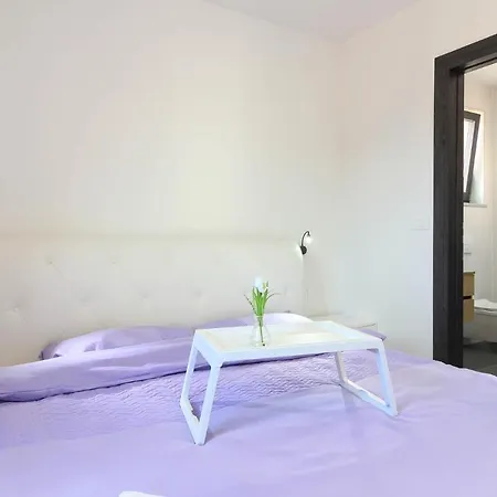 Modern Maeni With Private Pool In Villa