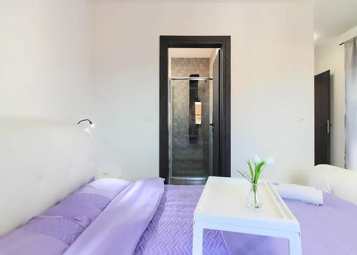Modern Maeni With Private Pool In * פולה
