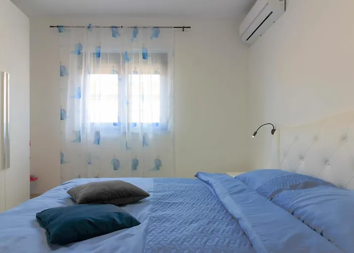 Modern Maeni With Private Pool In 别墅