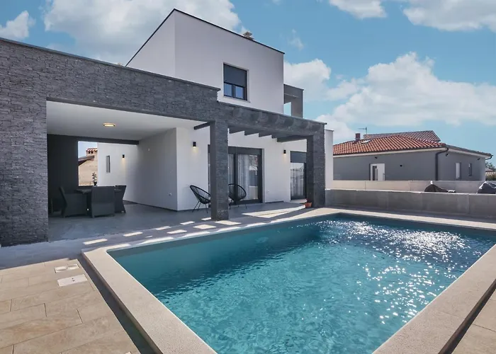 Modern Maeni With Private Pool In * 풀라