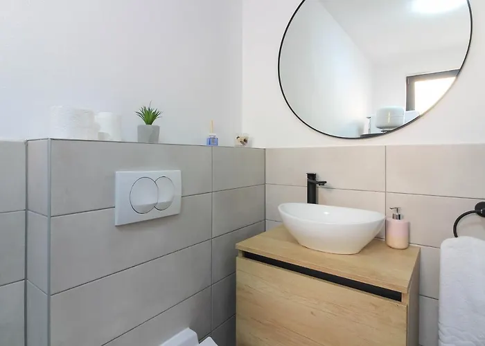 빌라 Modern Maeni With Private Pool In 풀라