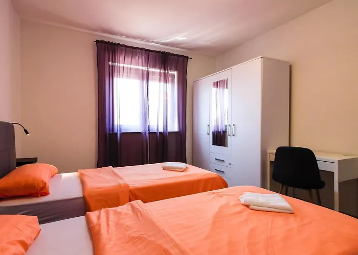 Modern Maeni With Private Pool In 풀라